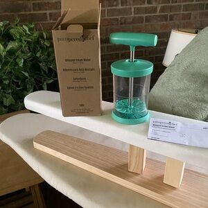 Pampered Chef Whipped Cream Maker - Aqua/Turquoise